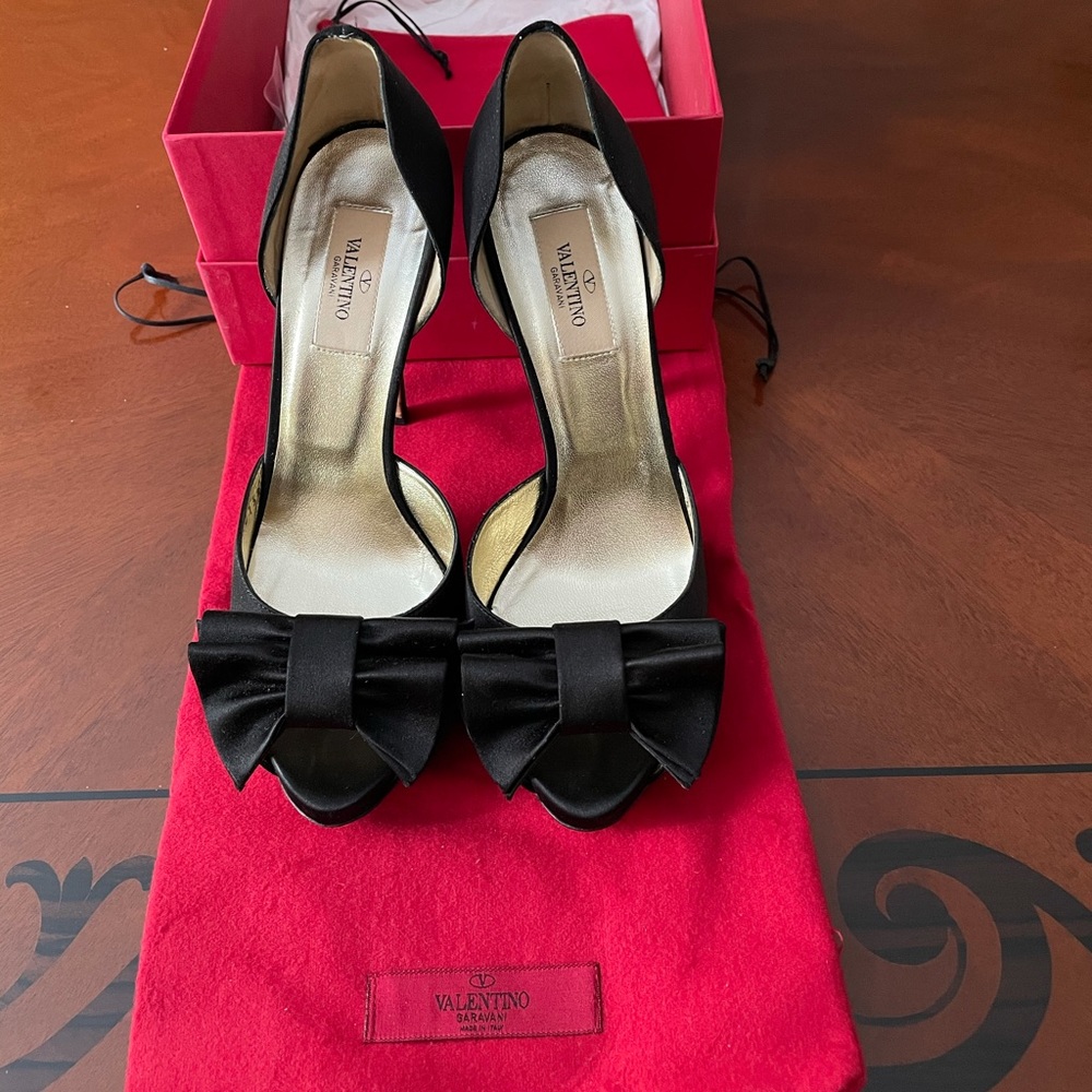 Valentino pumps